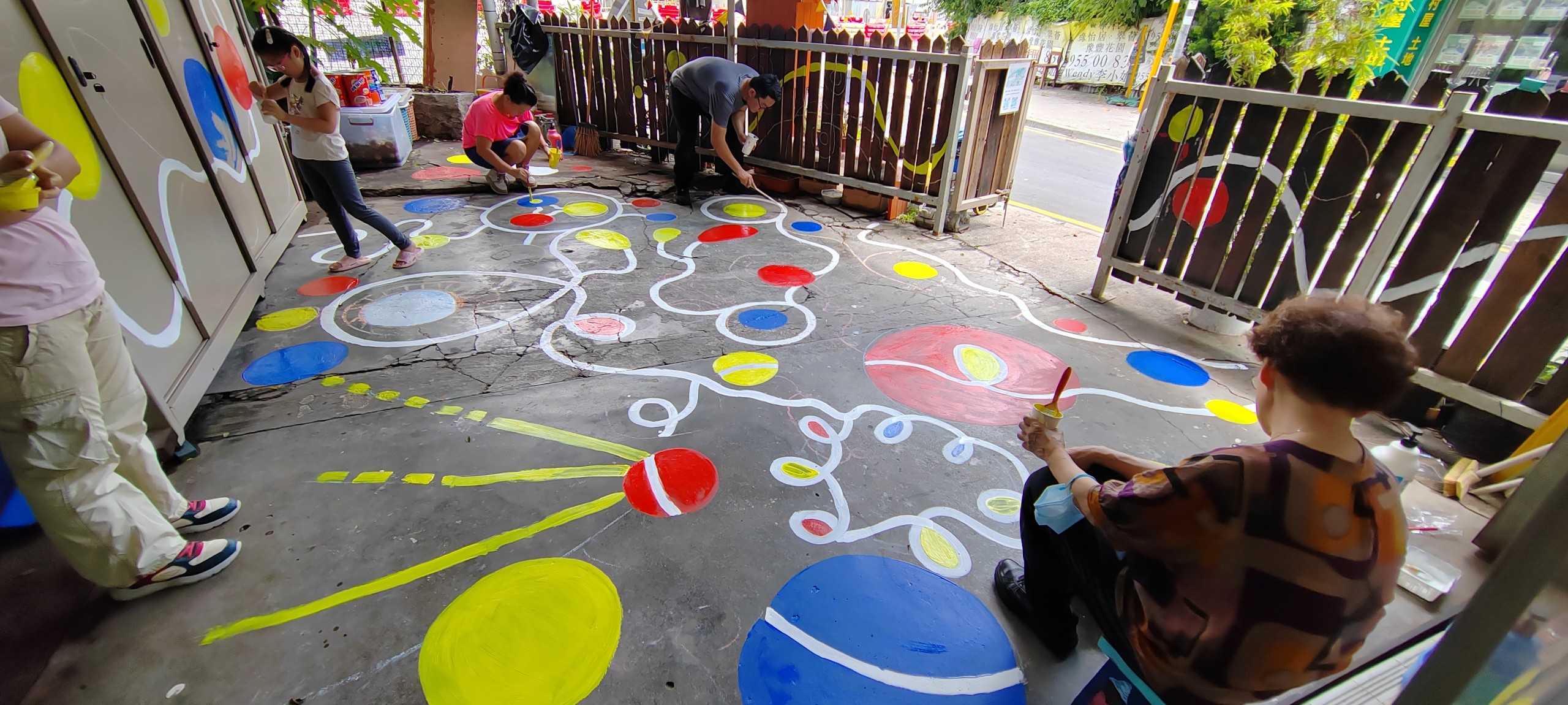 繪畫【 百好紅黃藍花園】